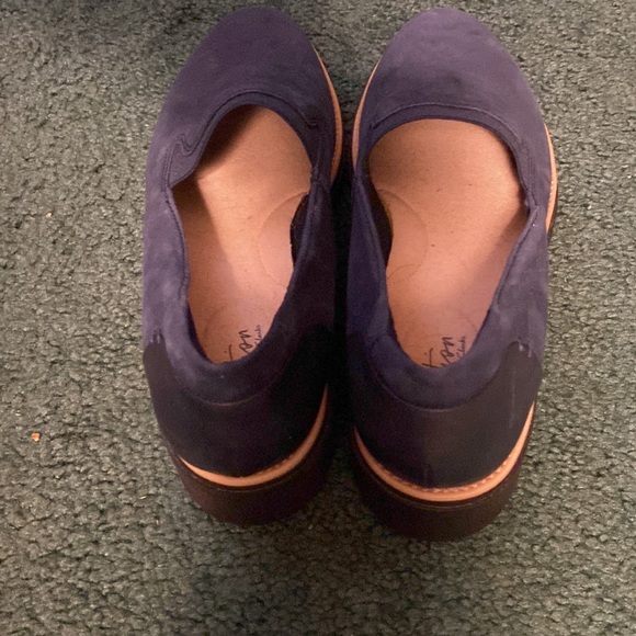 NEW WITHOUT TAGS LADIES BLUE SUEDE COLLECTION SHOES BY CLARKS SIZE 9.5 - Picture 4 of 8
